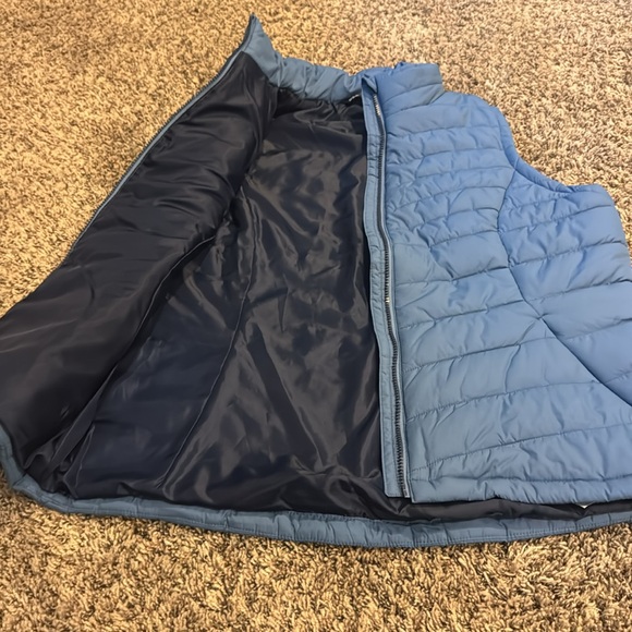 Women’s puffer vest. Size X-Large - Picture 2 of 2